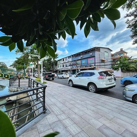 The Serene House Bangkok Exterior foto